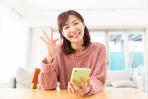 修正の説明: 1 年間、女性用の椅子が机の上に置かれていました。
关键词:中国