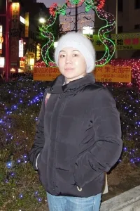 权 英 先生