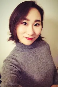 何 梦茜 先生