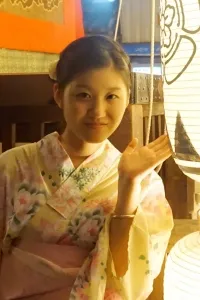 王 倩 先生