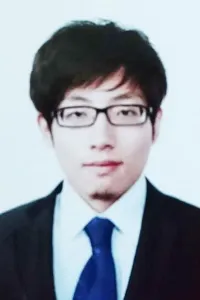 李 力 先生