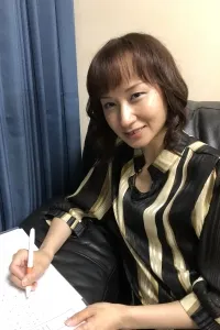 セキ ケイ先生