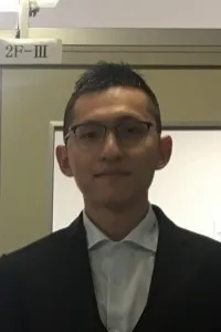 キ ヘイシン先生