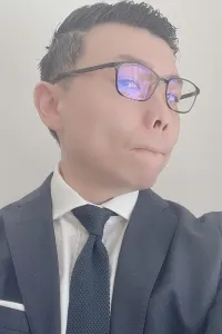 コウ セキ先生