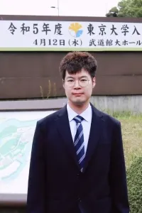 吴 绍函 先生