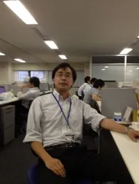 張 涵 先生