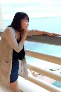 周 雯 先生